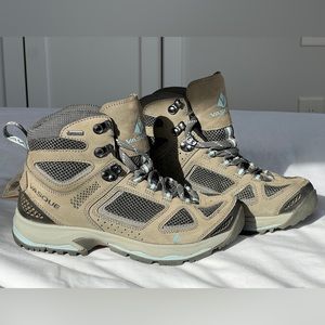 Vasque women’s hiking boots size US 7m EU 37.5 - used once - purchased at REI
